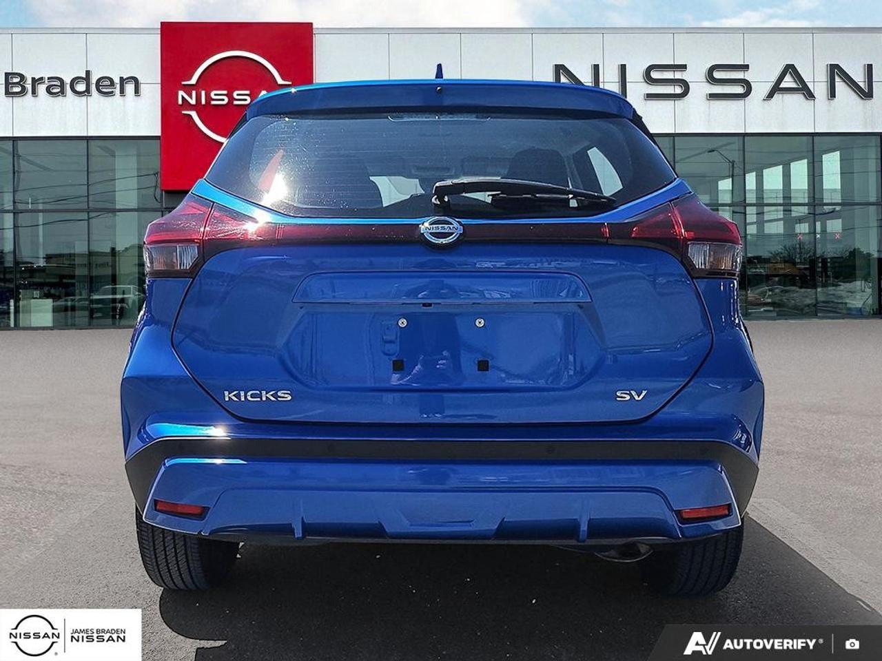 2021 Nissan Kicks SV FWD Photo4