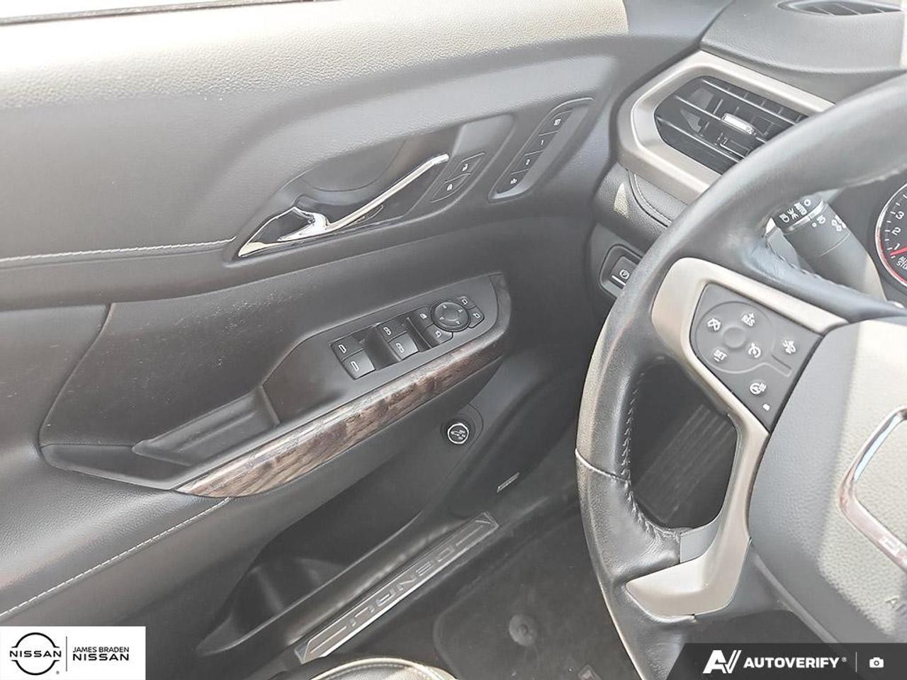 2020 GMC Acadia AWD DENALI Photo