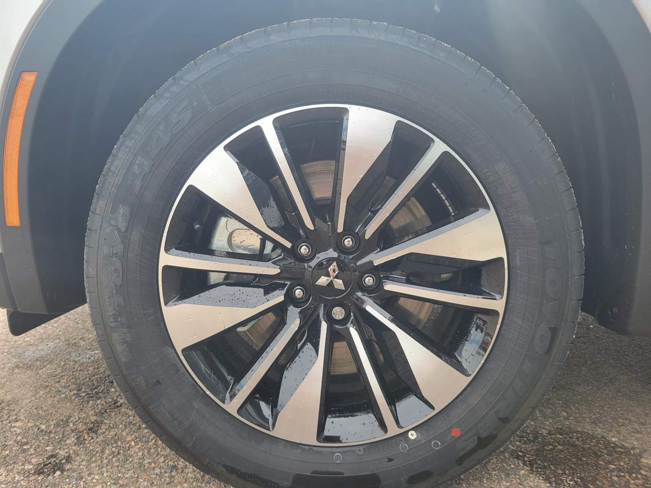 2026 Mitsubishi Outlander PHEV LE 4dr S-AWC Photo