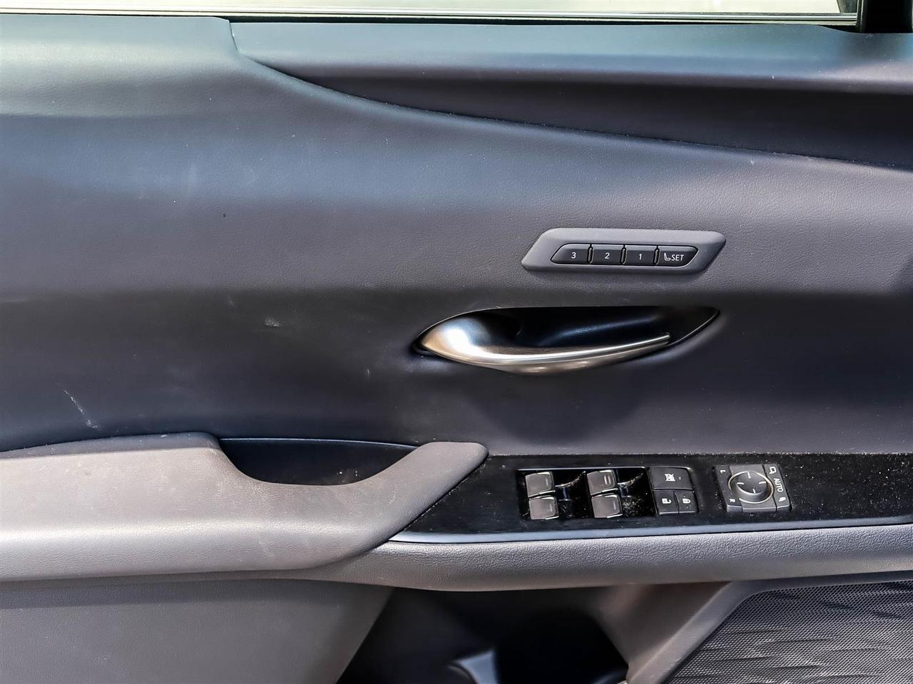2024 Lexus UX 250h F Sport 2 Nav Sunroof Leather Lexus Certified Photo4