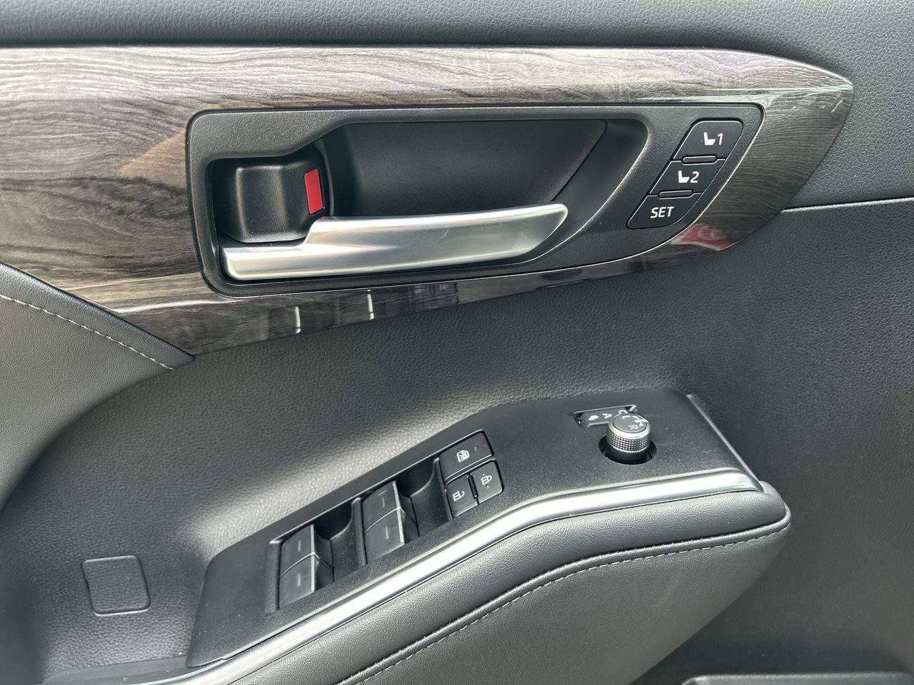 2026 Toyota Highlander Platinum AWD 6.95%TCUV   LEATHER   PANO SUNROOF Photo