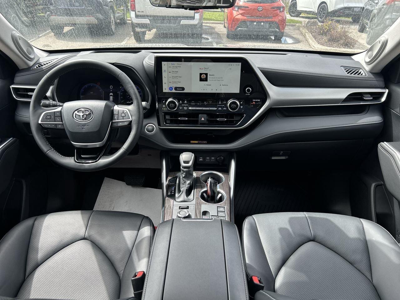 2026 Toyota Highlander Platinum AWD 6.95%TCUV   LEATHER   PANO SUNROOF Photo