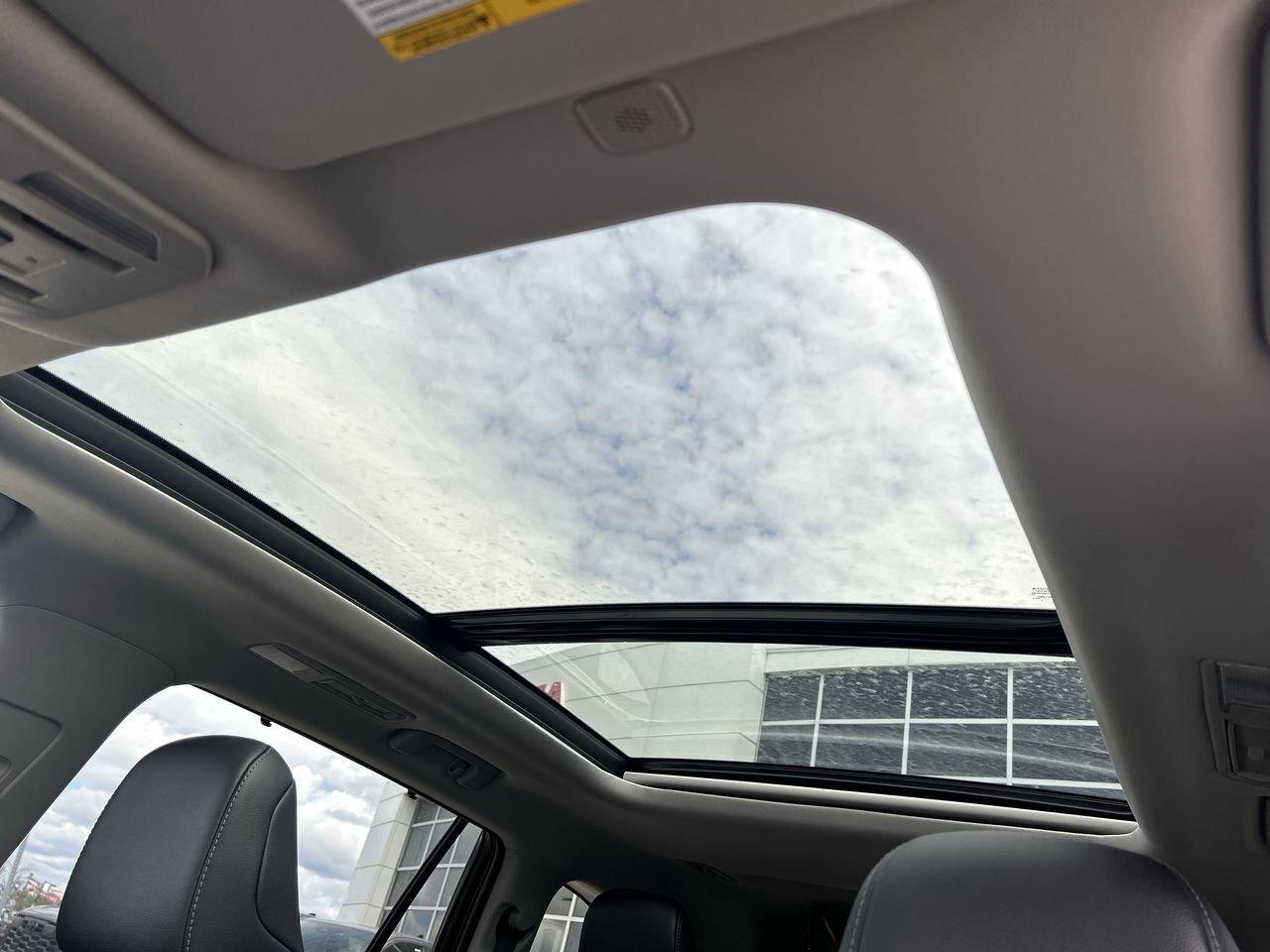 2026 Toyota Highlander Platinum AWD 6.95%TCUV   LEATHER   PANO SUNROOF Photo