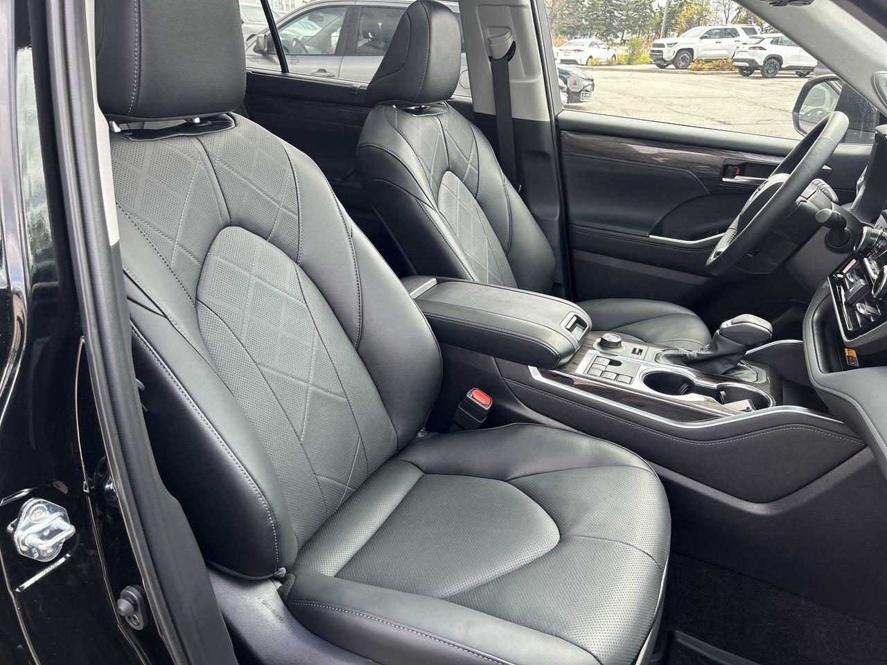 2026 Toyota Highlander Platinum AWD 6.95%TCUV   LEATHER   PANO SUNROOF Photo