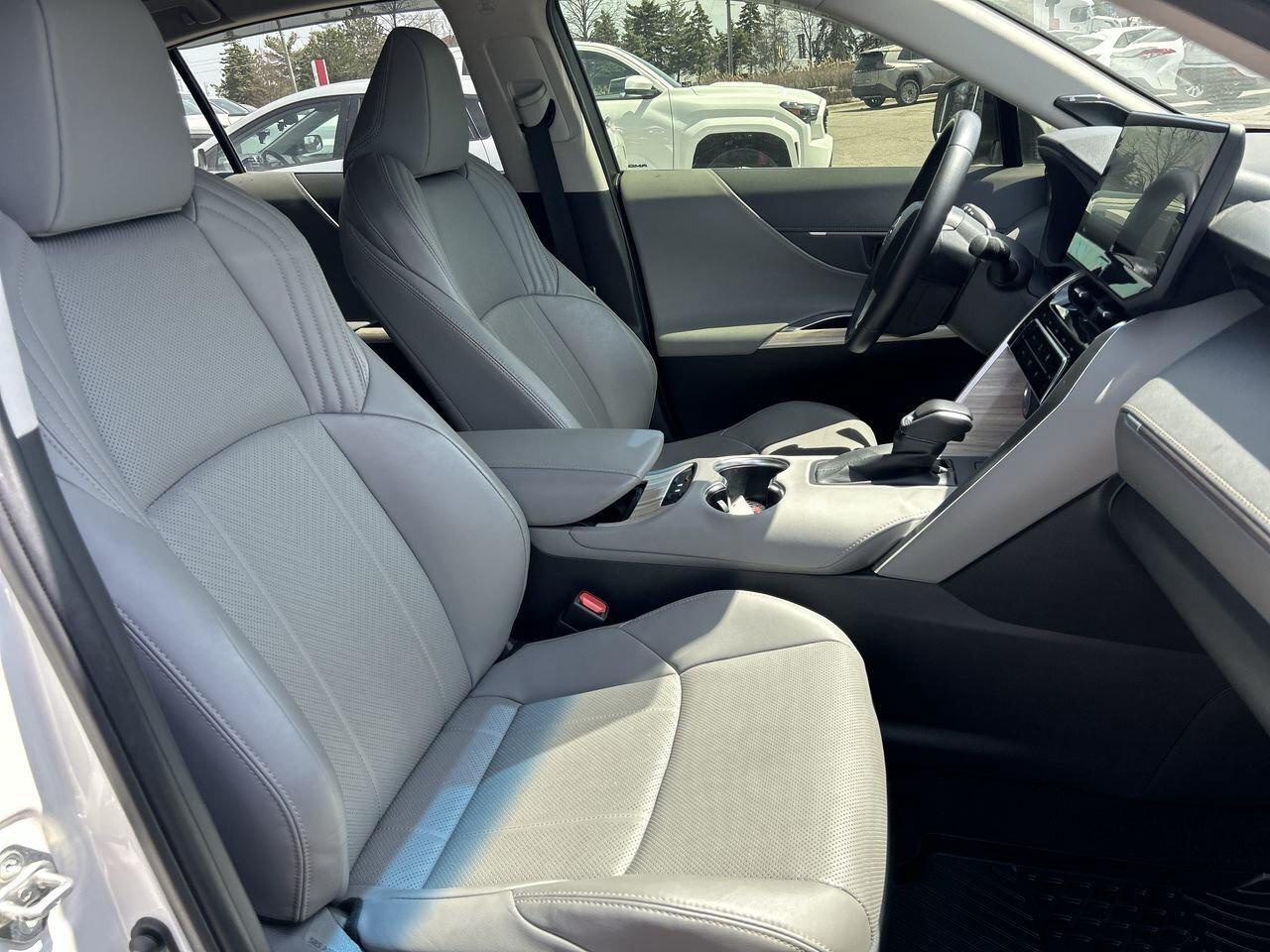 2022 Toyota Venza XLE AWD GREY LEATHER   NAV   JBL AUDIO   HEATED ST Photo