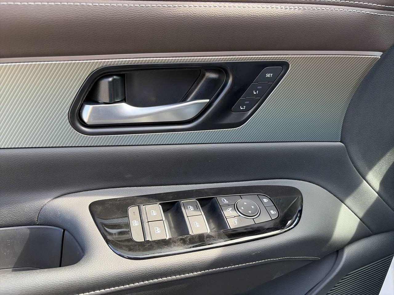 2025 Nissan Murano Platinum AWD WINTER TIRES   MASSAGE FRONT SEATS Photo