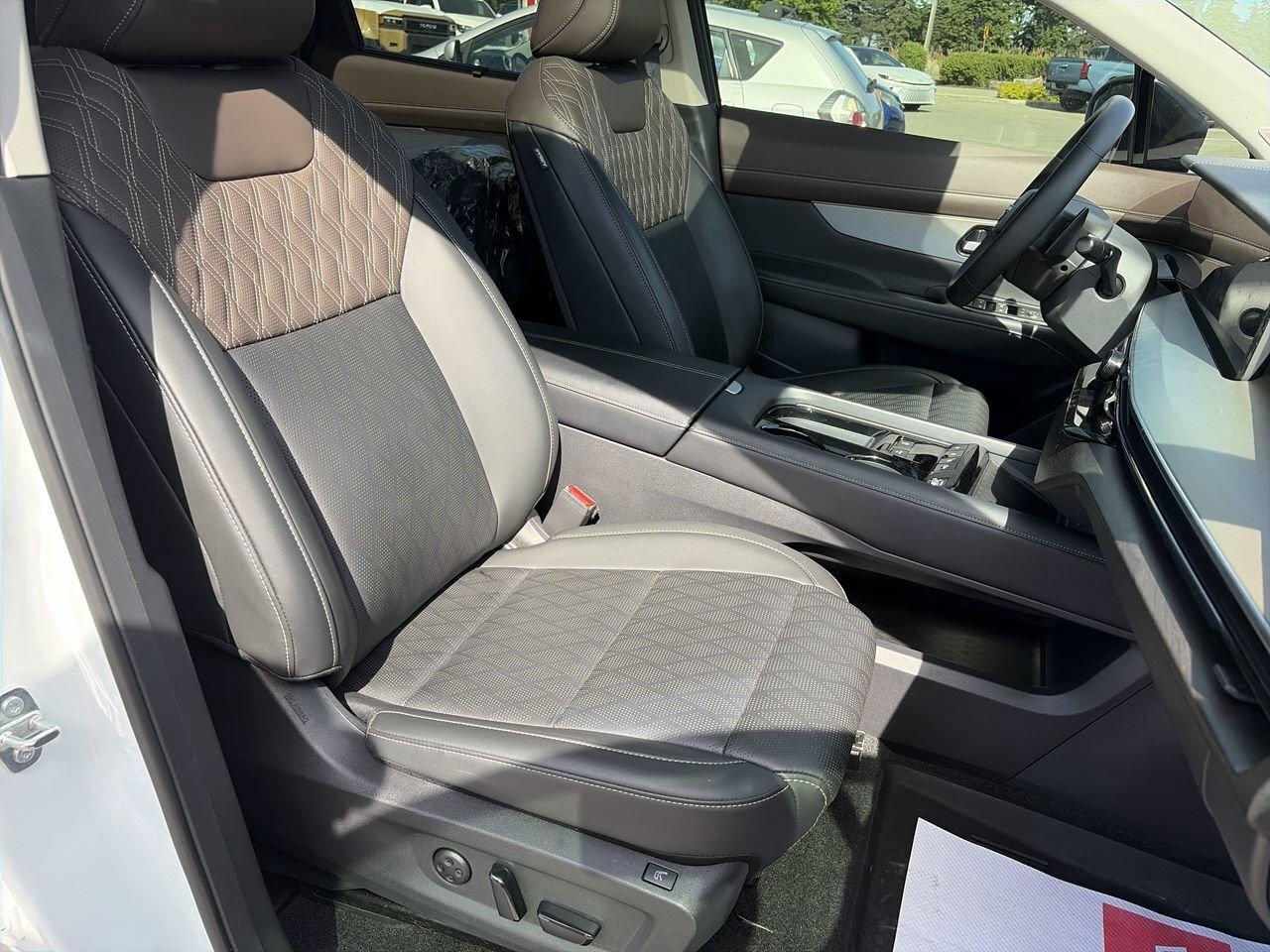 2025 Nissan Murano Platinum AWD WINTER TIRES   MASSAGE FRONT SEATS Photo