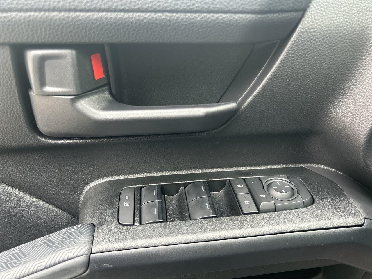 2025 Toyota 4Runner SR5 7 PASSENGER 6.95%TCUV   CLOTH SEATS   HEAT SEA Photo