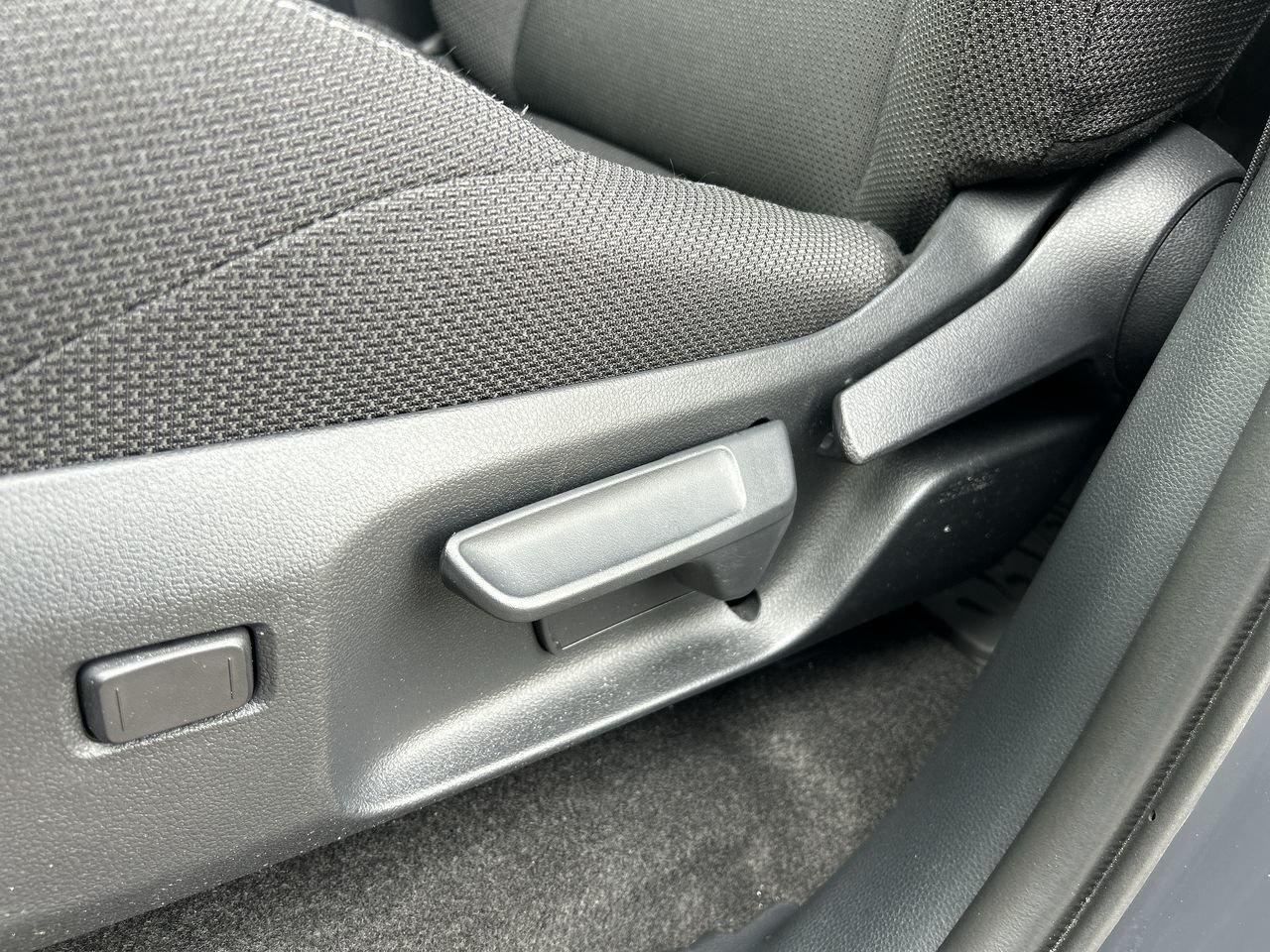 2025 Toyota 4Runner SR5 7 PASSENGER 6.95%TCUV   CLOTH SEATS   HEAT SEA Photo