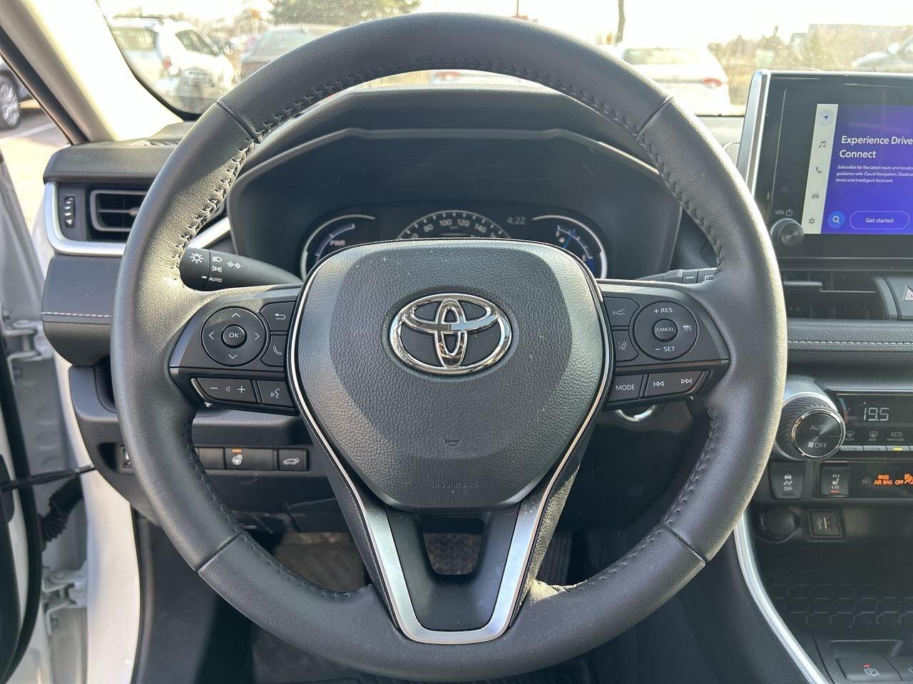 2025 Toyota RAV4 Hybrid XLE AWD 6.95%TCUV   SUNROOF   HEAT STEER   WIRELES Photo
