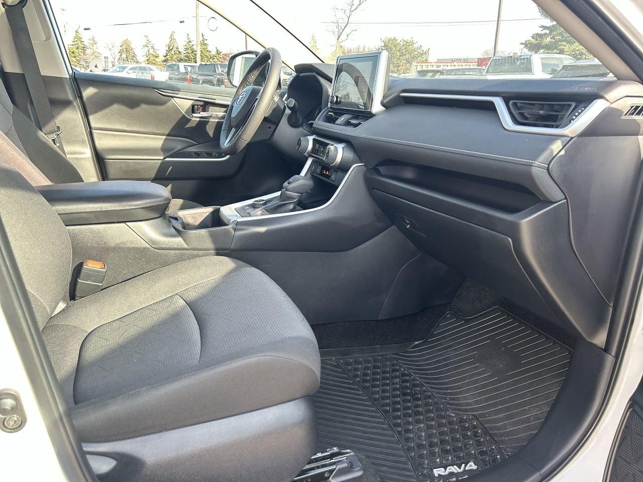 2025 Toyota RAV4 Hybrid XLE AWD 6.95%TCUV   SUNROOF   HEAT STEER   WIRELES Photo