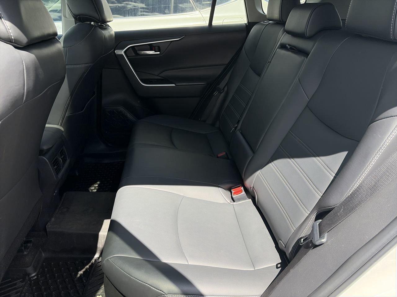 2024 Toyota RAV4 Hybrid XLE AWD PREMIUM PKG 6.95%TCUV   SOFTEX LEATHER   W Photo