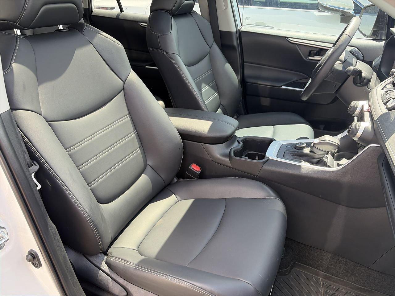 2024 Toyota RAV4 Hybrid XLE AWD PREMIUM PKG 6.95%TCUV   SOFTEX LEATHER   W Photo