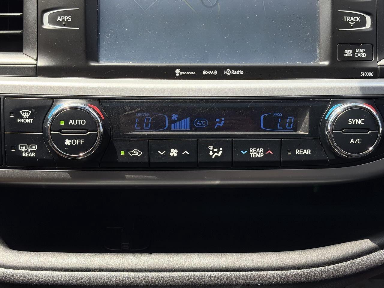 2018 Toyota Highlander XLE WITH SE PKG SOLD AS/IS   WINTER/SUMMER TIRES Photo