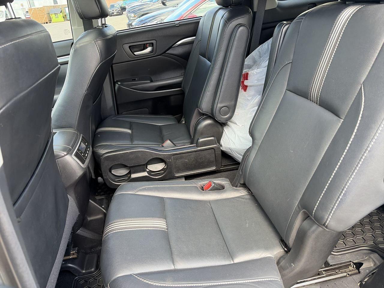 2018 Toyota Highlander XLE WITH SE PKG SOLD AS/IS   WINTER/SUMMER TIRES Photo