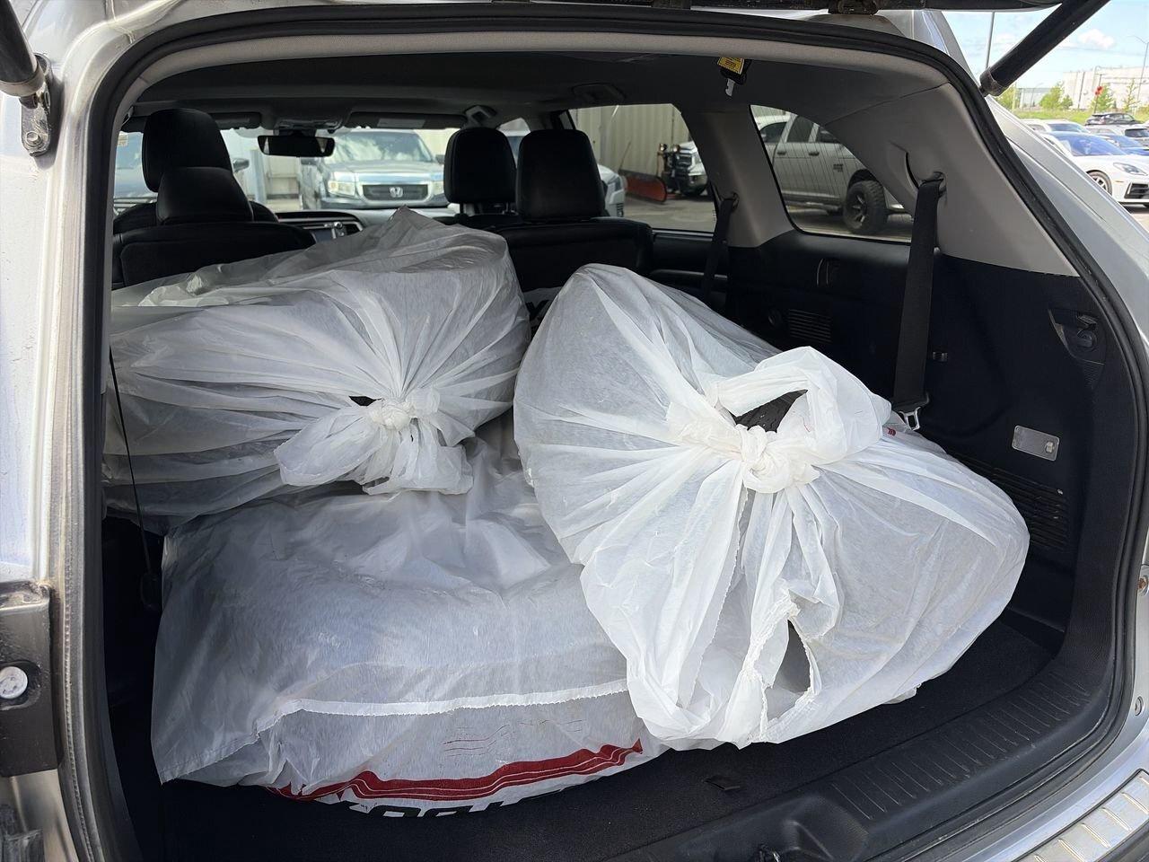 2018 Toyota Highlander XLE WITH SE PKG SOLD AS/IS   WINTER/SUMMER TIRES Photo