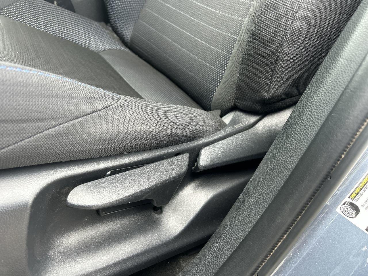 2023 Toyota Corolla Cross SE AWD 6.95% TCUV   CLOTH   HEAT STEER   HEAT SEAT Photo