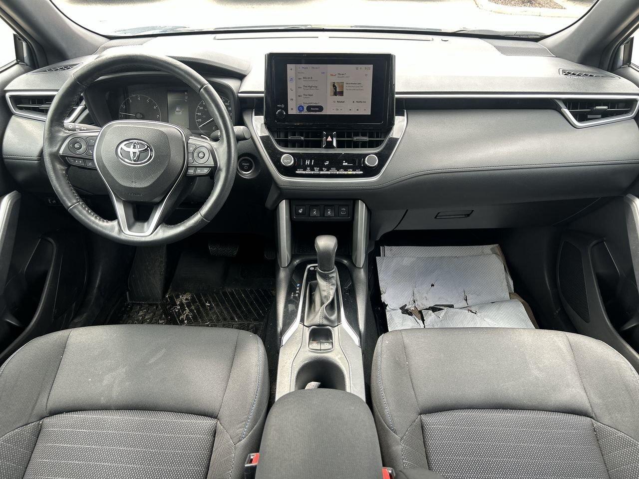 2023 Toyota Corolla Cross SE AWD 6.95% TCUV   CLOTH   HEAT STEER   HEAT SEAT Photo