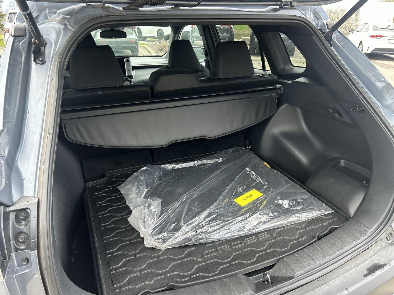 2023 Toyota Corolla Cross SE AWD 6.95% TCUV   CLOTH   HEAT STEER   HEAT SEAT Photo