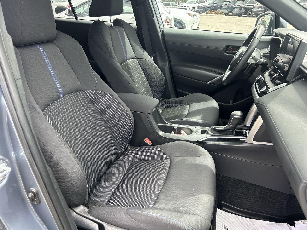 2023 Toyota Corolla Cross SE AWD 6.95% TCUV   CLOTH   HEAT STEER   HEAT SEAT Photo