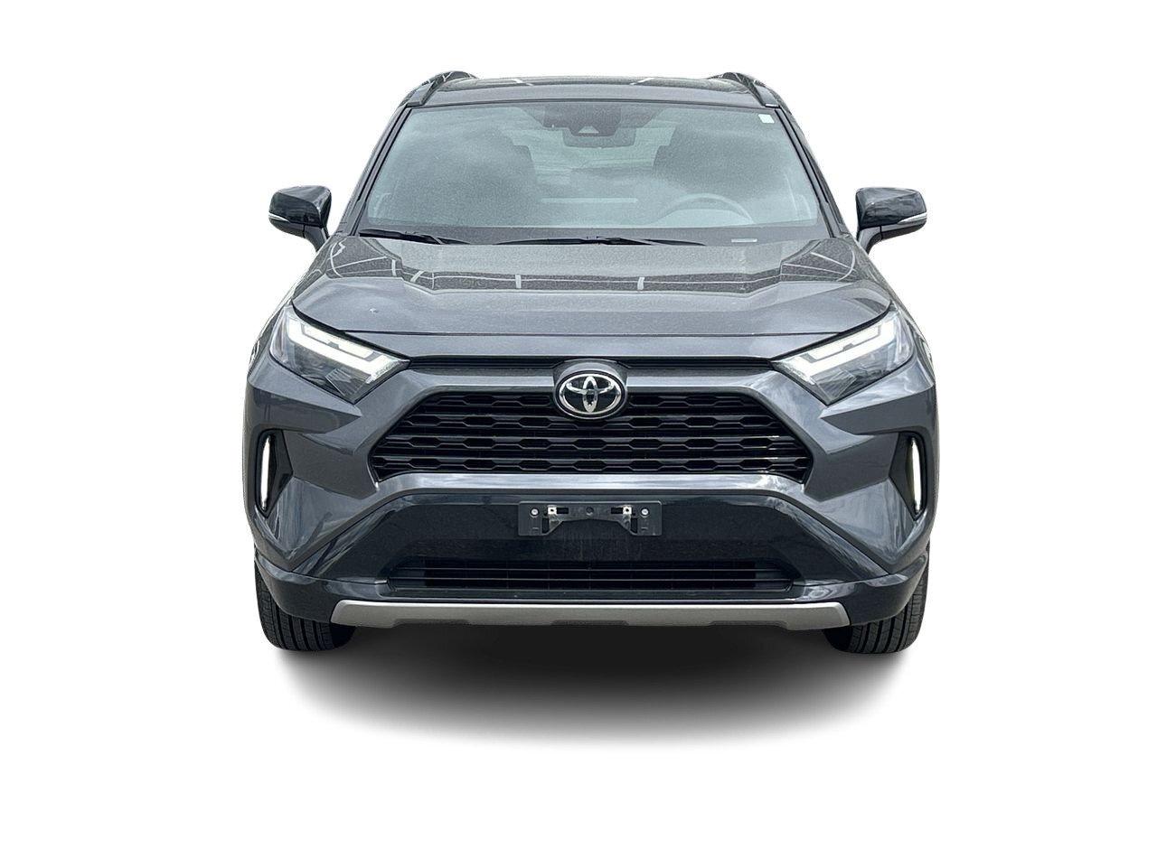 2025 Toyota RAV4 Hybrid XSE AWD 6.95% TCUV   SOFTEX SEATS   BLACK ALLOYS Photo