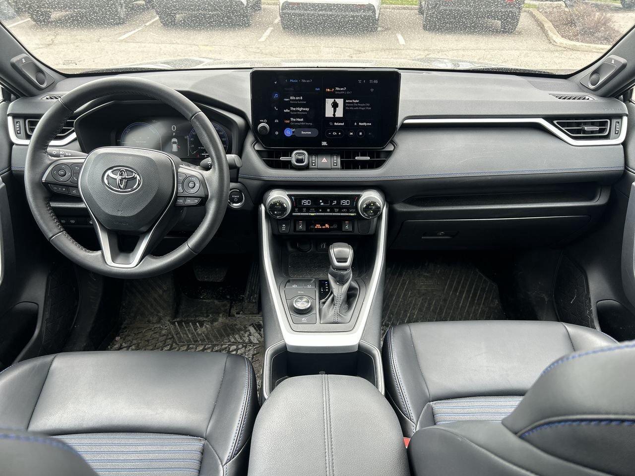 2025 Toyota RAV4 Hybrid XSE AWD 6.95% TCUV   SOFTEX SEATS   BLACK ALLOYS Photo