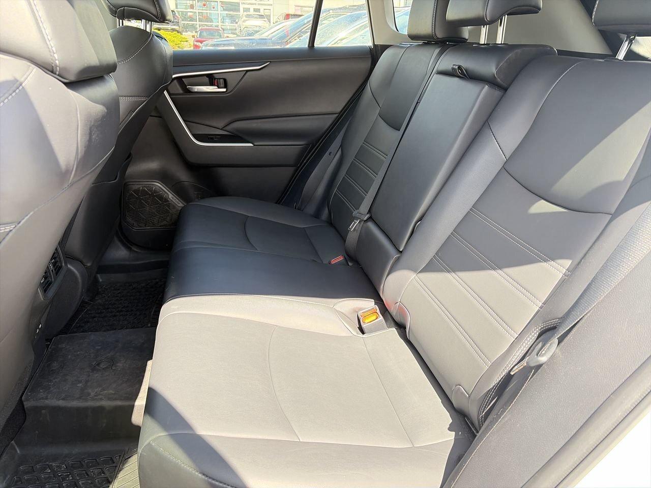 2022 Toyota RAV4 XLE AWD PREMIUM PKG 6.95%TCUV   LEATHER   SUNROOF Photo