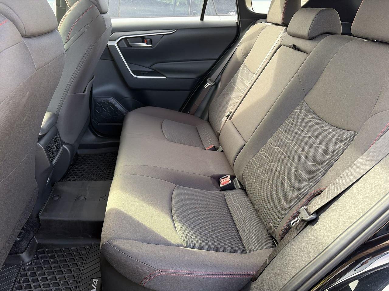 2024 Toyota RAV4 Plug-In Hybrid SE AWD 6.95% TCUV   CLOTH INTERIOR   HEATED STEERI Photo
