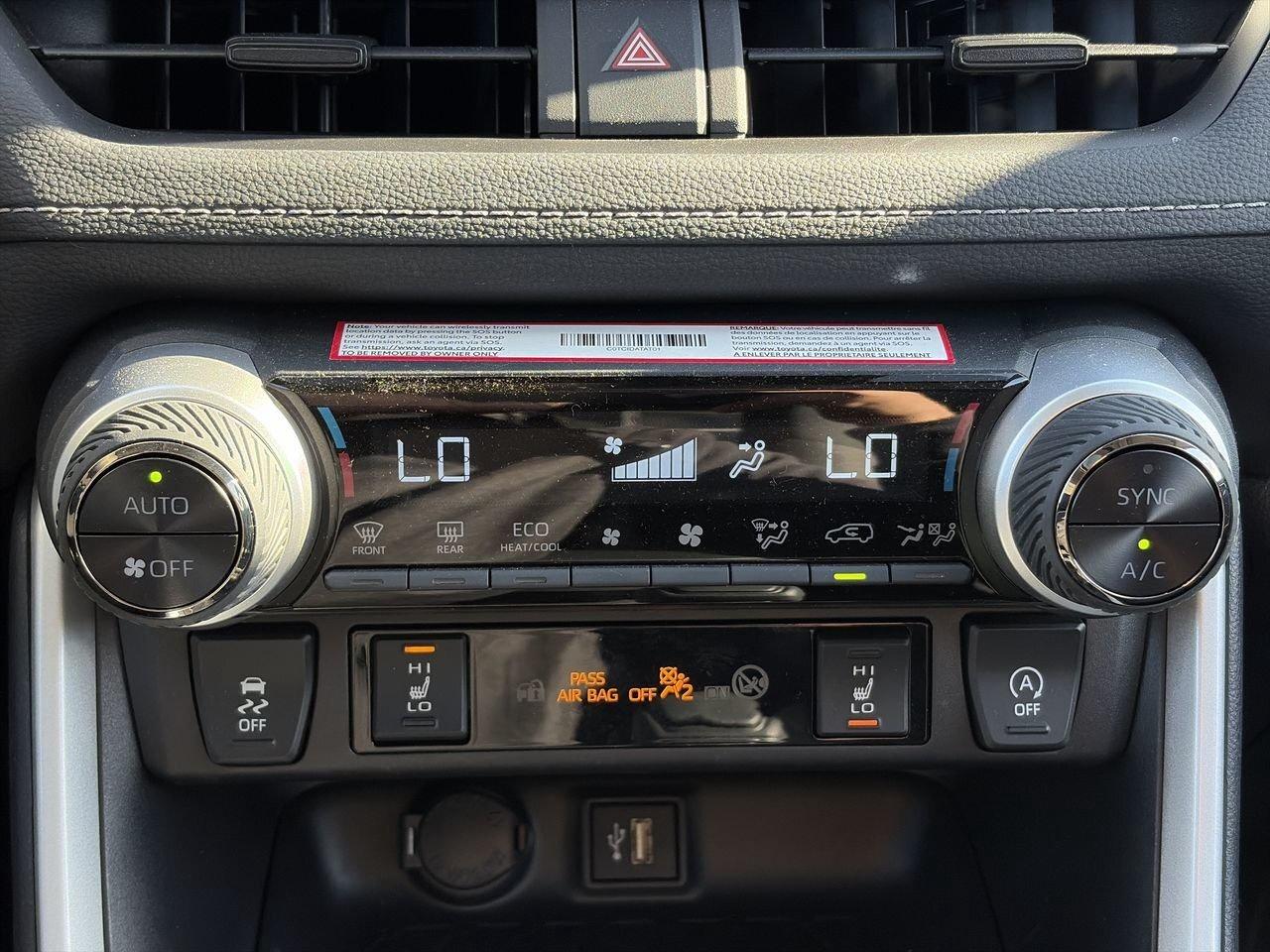 2025 Toyota RAV4 XLE AWD 6.95%TCUV   CLOTH   SUNROOF   HEAT STEER Photo