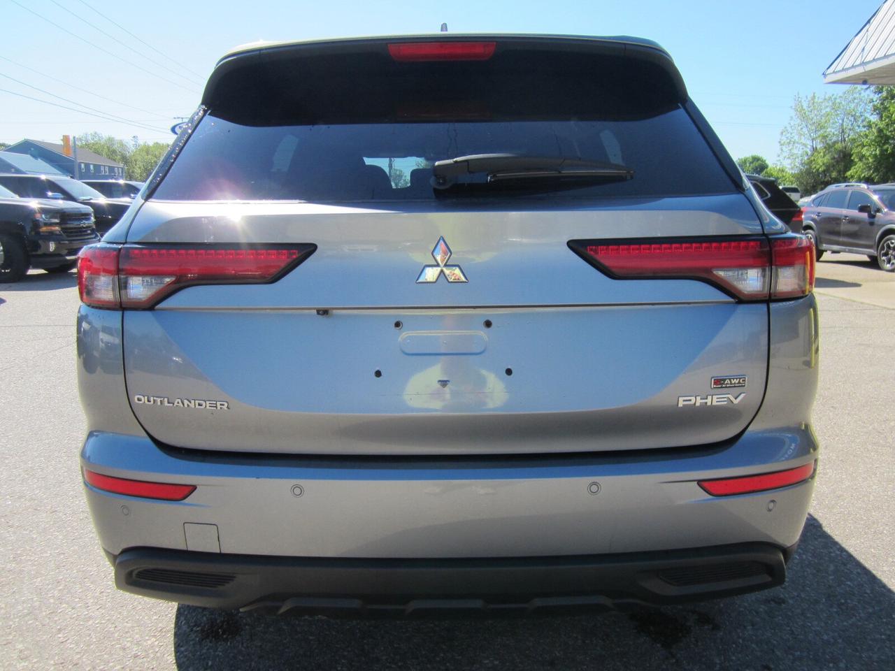 2023 Mitsubishi Outlander PHEV ES S-AWC PHEV ONE OWNER NO ACCIDENTS Photo