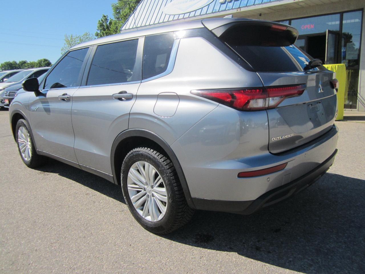 2023 Mitsubishi Outlander PHEV ES S-AWC PHEV ONE OWNER NO ACCIDENTS Photo