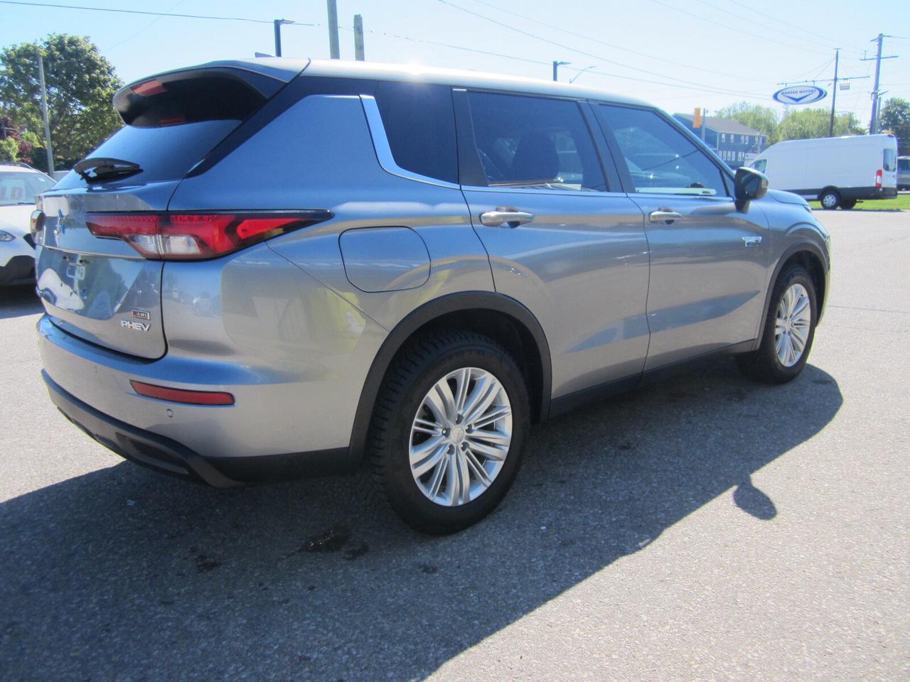 2023 Mitsubishi Outlander PHEV ES S-AWC PHEV ONE OWNER NO ACCIDENTS Photo