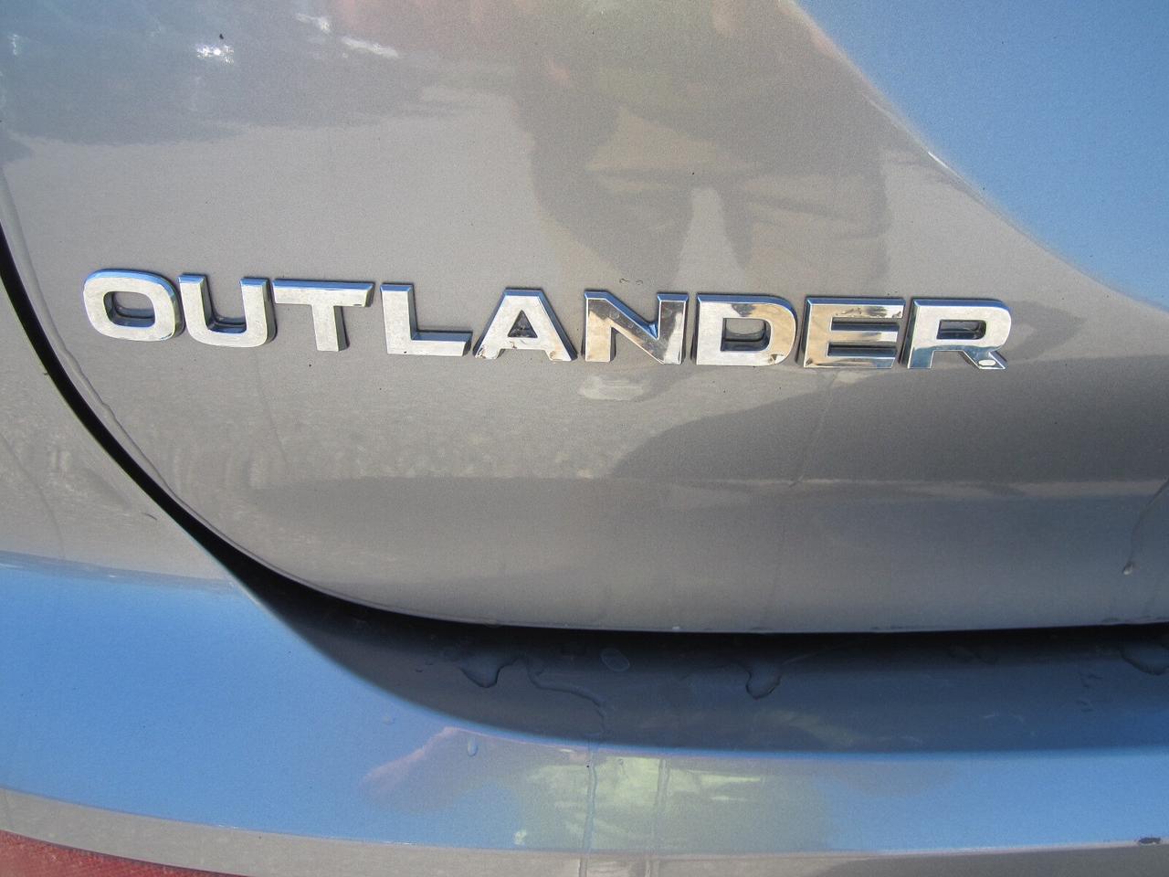 2023 Mitsubishi Outlander PHEV ES S-AWC PHEV ONE OWNER NO ACCIDENTS Photo