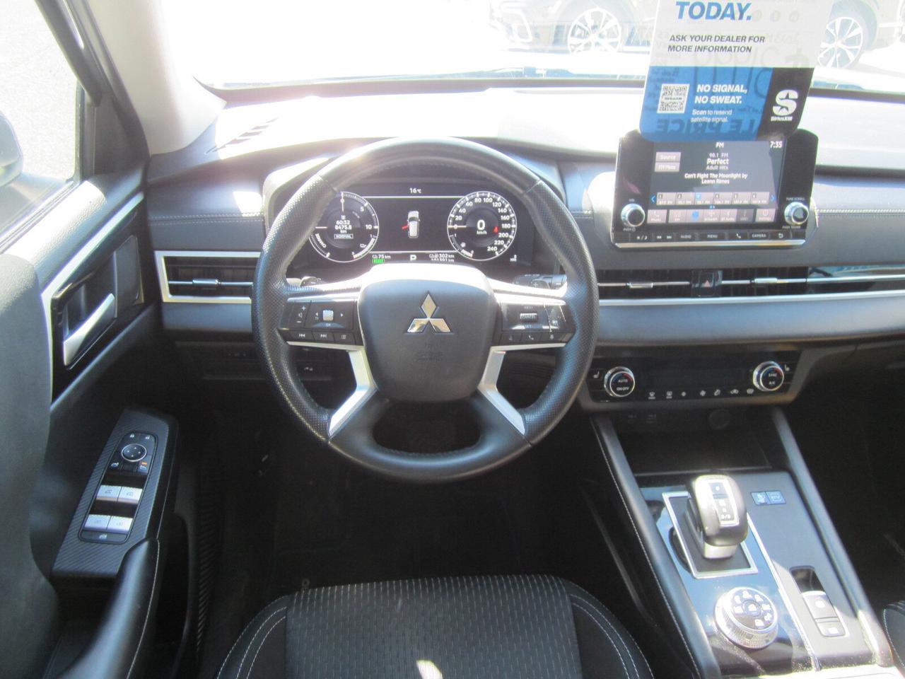 2023 Mitsubishi Outlander PHEV ES S-AWC PHEV ONE OWNER NO ACCIDENTS Photo