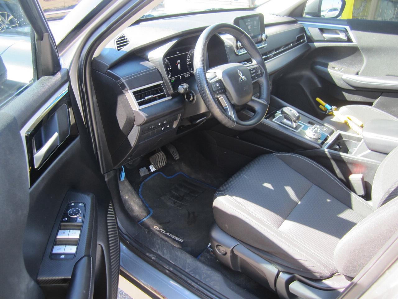 2023 Mitsubishi Outlander PHEV ES S-AWC PHEV ONE OWNER NO ACCIDENTS Photo