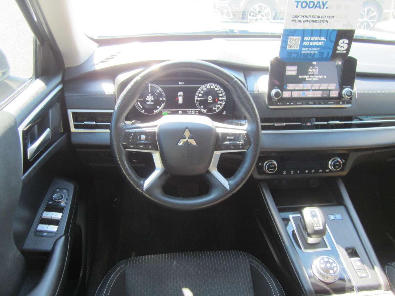 2023 Mitsubishi Outlander ES S-AWC PHEV NO ACCIDENTS! 1 PRICE ONLY! NO FEES! Photo