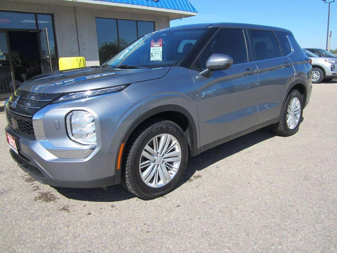 2023 Mitsubishi Outlander ES S-AWC PHEV NO ACCIDENTS! 1 PRICE ONLY! NO FEES! Photo0
