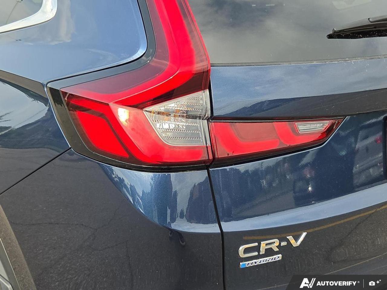 2024 Honda CR-V Hybrid Touring AWD   LEATHER   NO CLAIMS   SUNROOF Photo