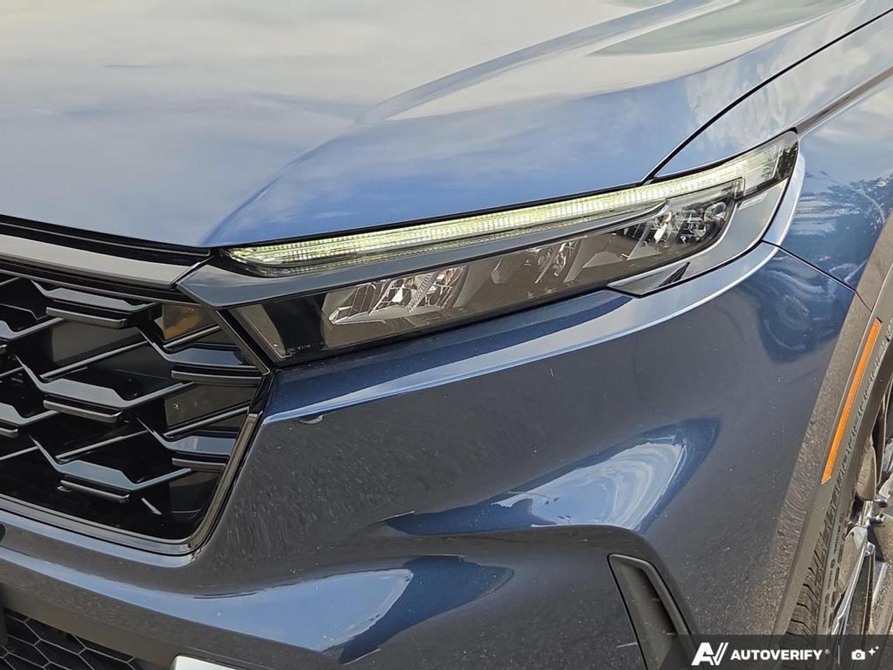 2024 Honda CR-V Hybrid Touring AWD   LEATHER   NO CLAIMS   SUNROOF Photo