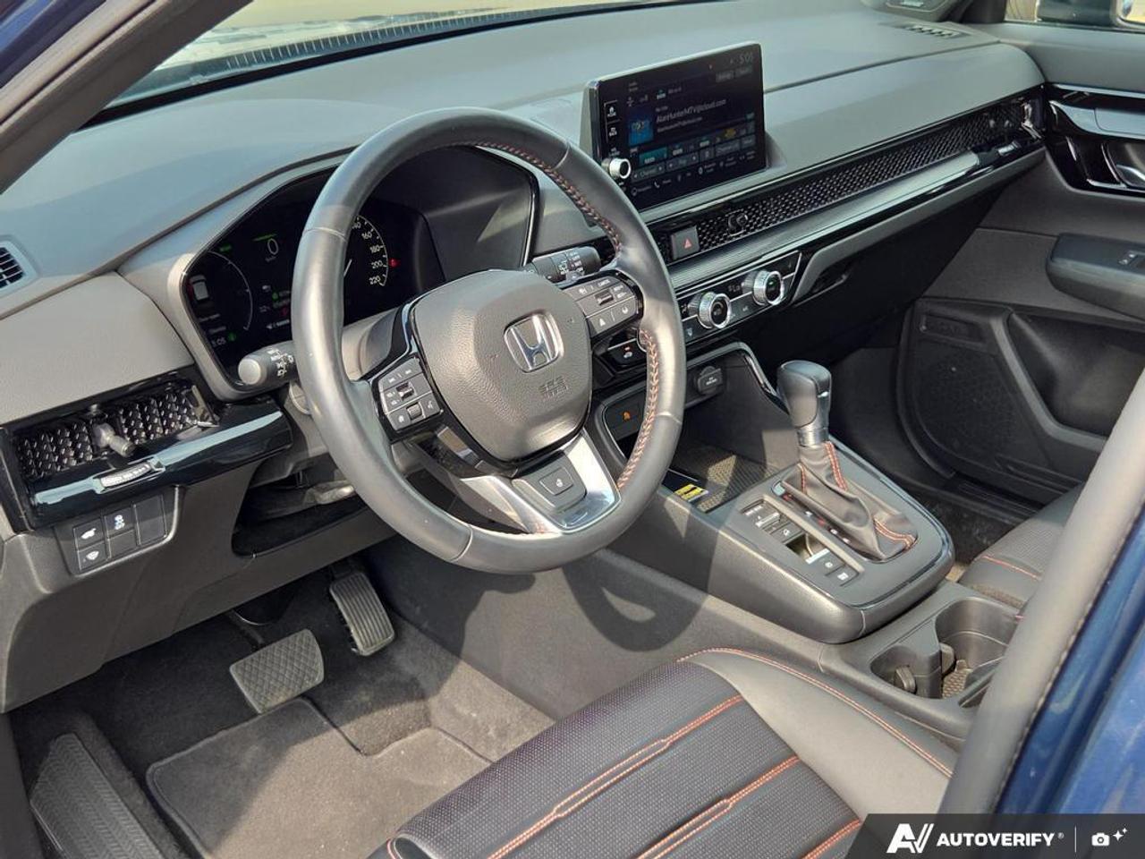 2024 Honda CR-V Hybrid Touring AWD   LEATHER   NO CLAIMS   SUNROOF Photo