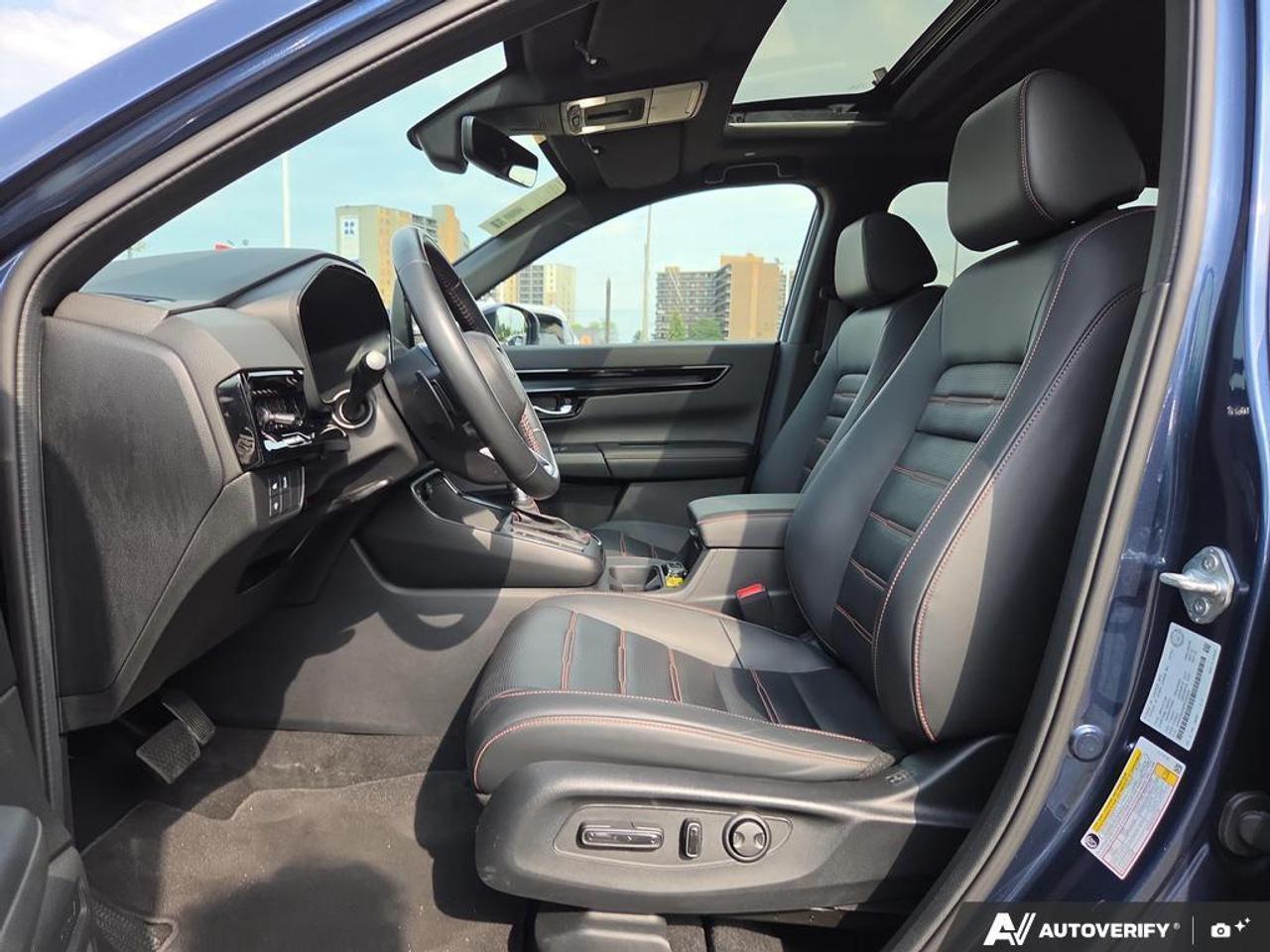 2024 Honda CR-V Hybrid Touring AWD   LEATHER   NO CLAIMS   SUNROOF Photo