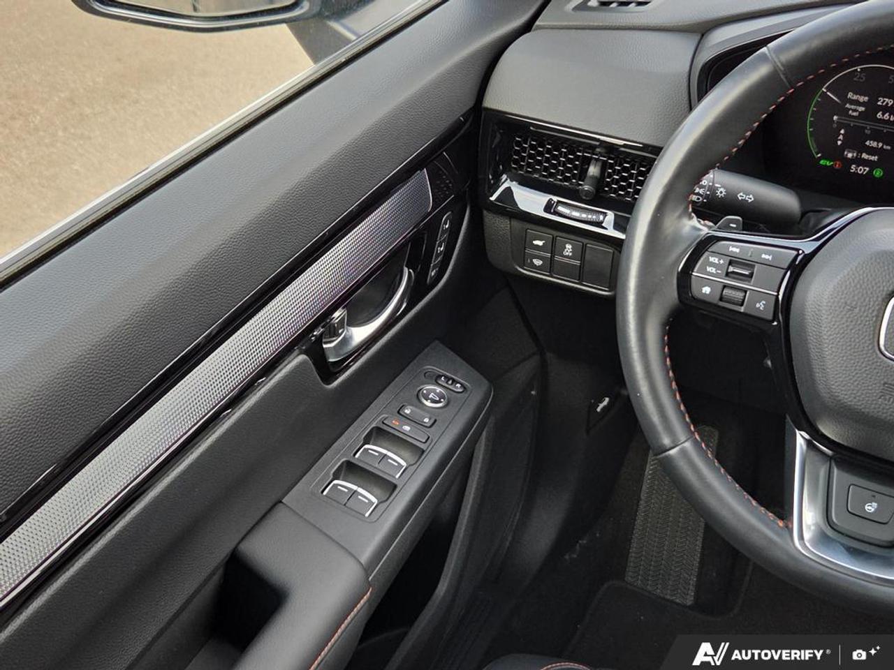 2024 Honda CR-V Hybrid Touring AWD   LEATHER   NO CLAIMS   SUNROOF Photo