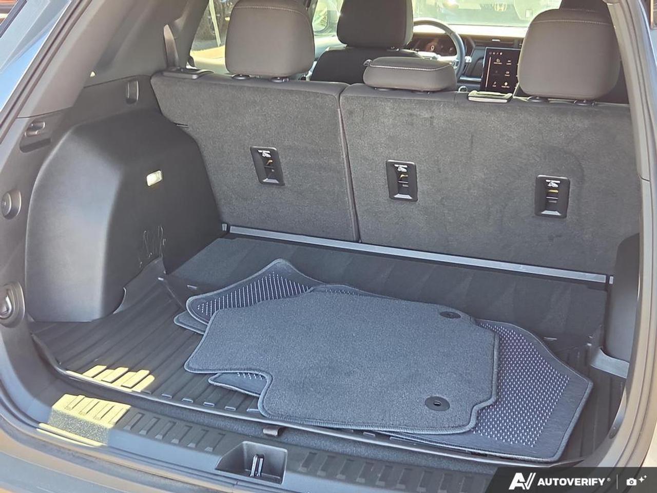 2026 GMC Terrain Elevation AWD   LOW KM   NO CLAIMS   TECH PKG Photo