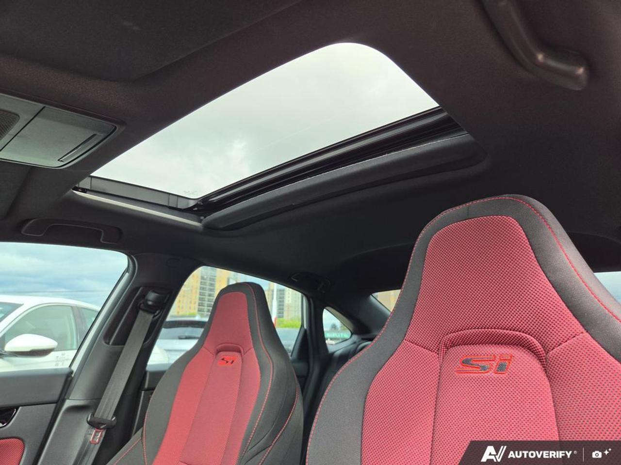 2025 Honda Civic Si Sedan NO CLAIMS   ONE OWNER   BOSE   SUNROOF Photo
