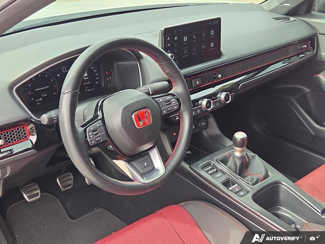 2025 Honda Civic Si Sedan NO CLAIMS   ONE OWNER   BOSE   SUNROOF Photo
