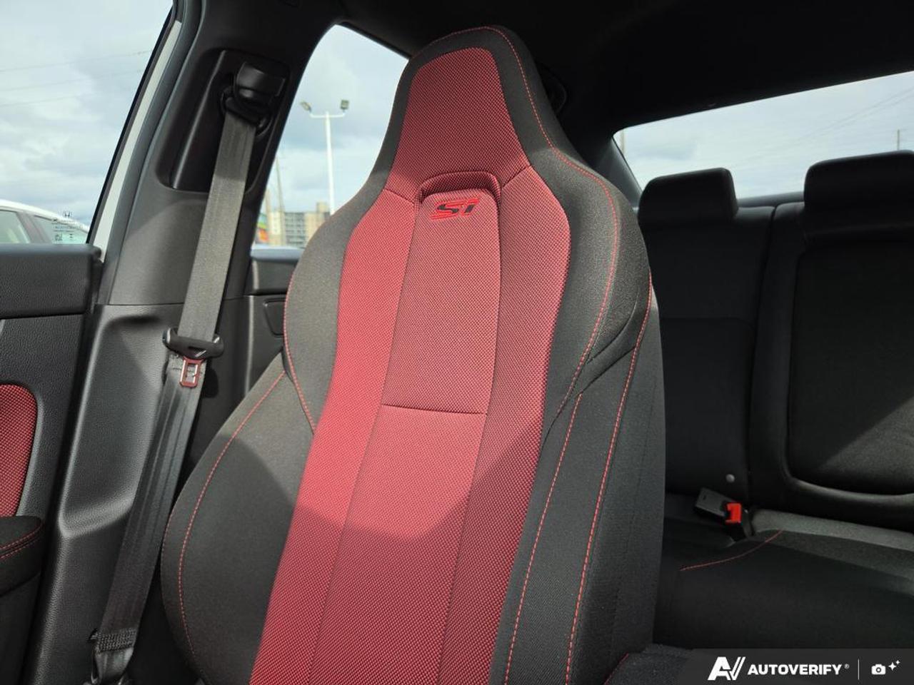 2025 Honda Civic Si Sedan NO CLAIMS   ONE OWNER   BOSE   SUNROOF Photo