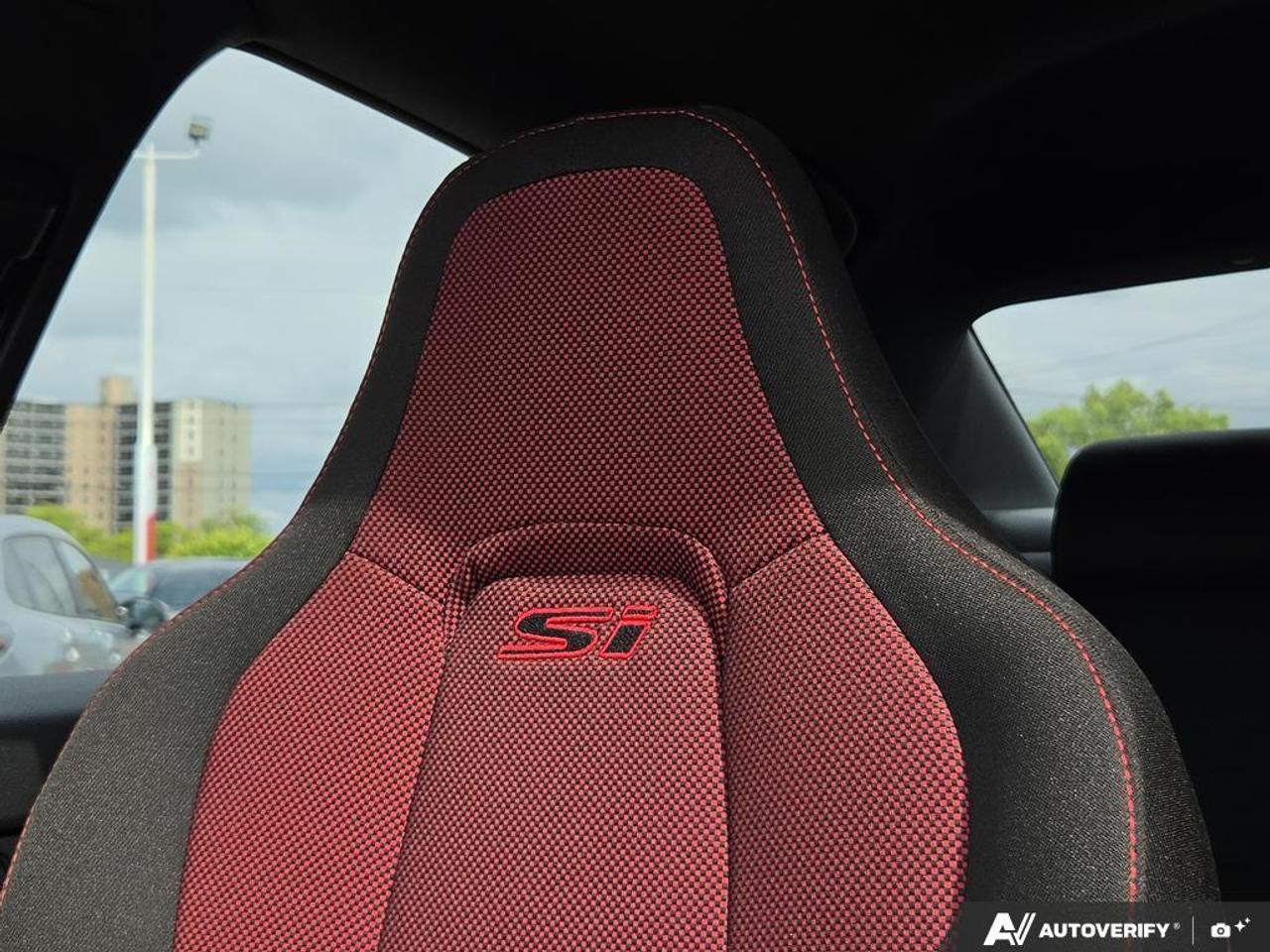 2025 Honda Civic Si Sedan NO CLAIMS   ONE OWNER   BOSE   SUNROOF Photo