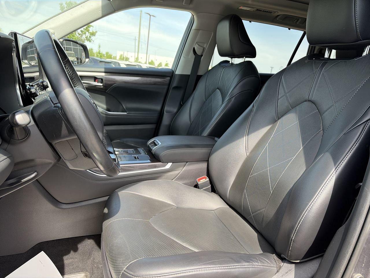 2021 Toyota Highlander Hybrid PLATINUM AWD HEADSUP DISPLAY   VENTED SEATS   HEAT Photo