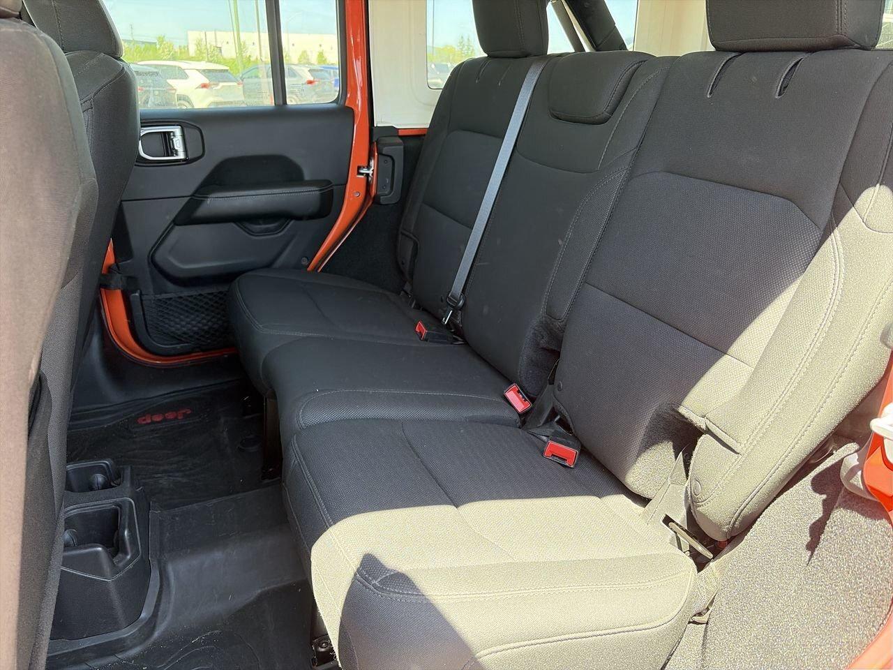 2018 Jeep Wrangler Jl Unlimited Sahara 4X4 V6 3.6L   TOW PKG   HEATED Photo