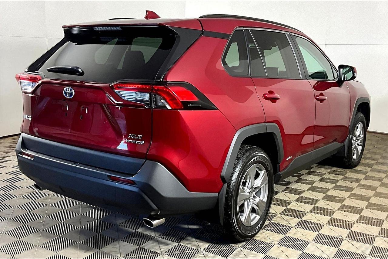 2024 Toyota RAV4 Hybrid XLE AWD Photo